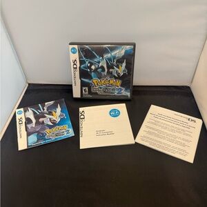 Pokemon Black Version 2 Nintendo DS Case ONLY with instruction manual authentic